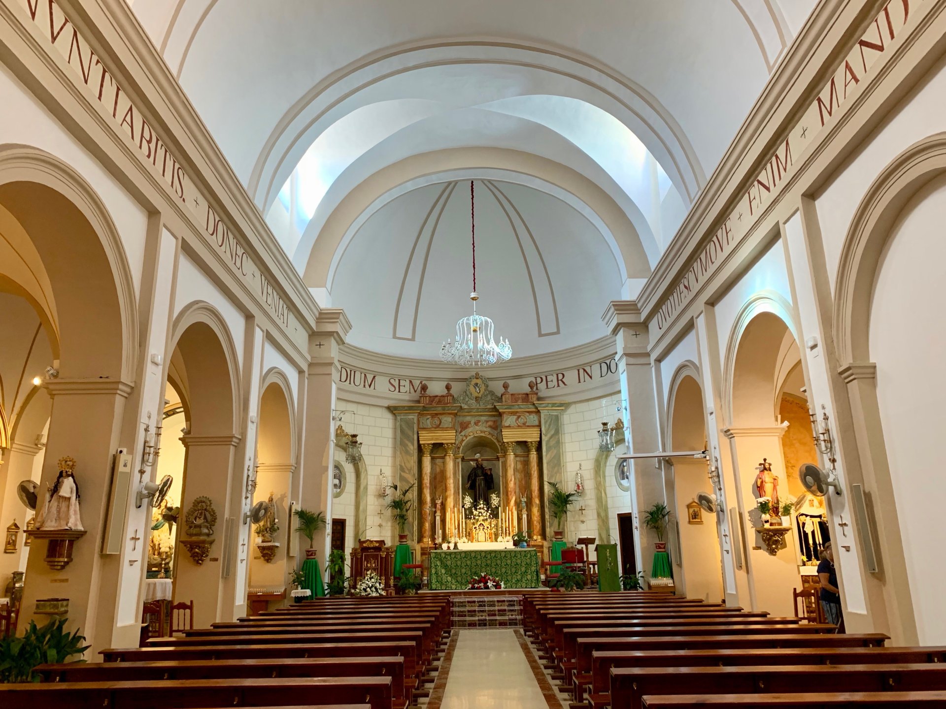 San Pedro Alcántara (Iglesia interior)