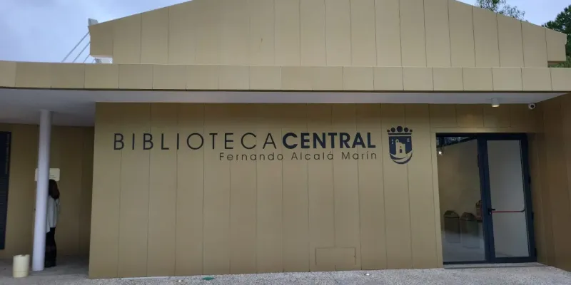 Biblioteca Central Fernando Alcalá Marín