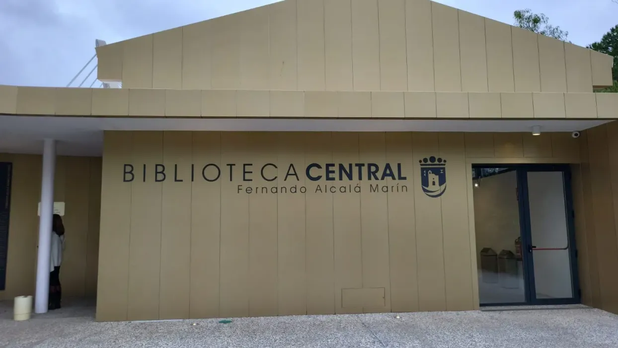 Biblioteca Central Fernando Alcalá Marín