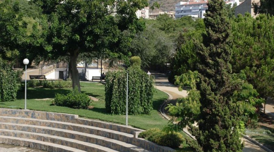 Jardines y Puente de la Represa