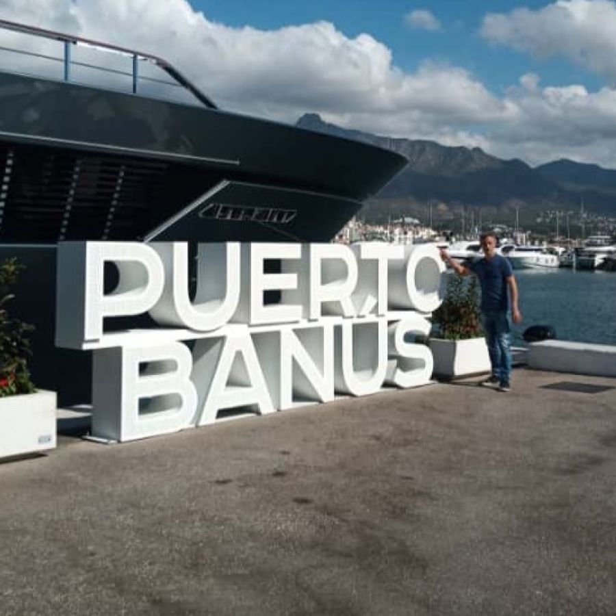 Muelle de honor de Puerto Banús