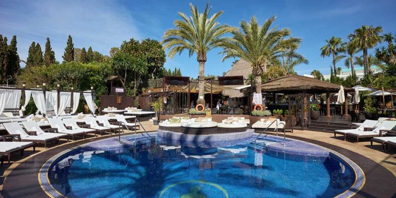 La Sala by the Sea