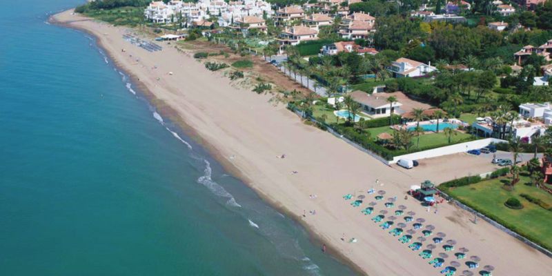 Las Adelfas - Los Monteros