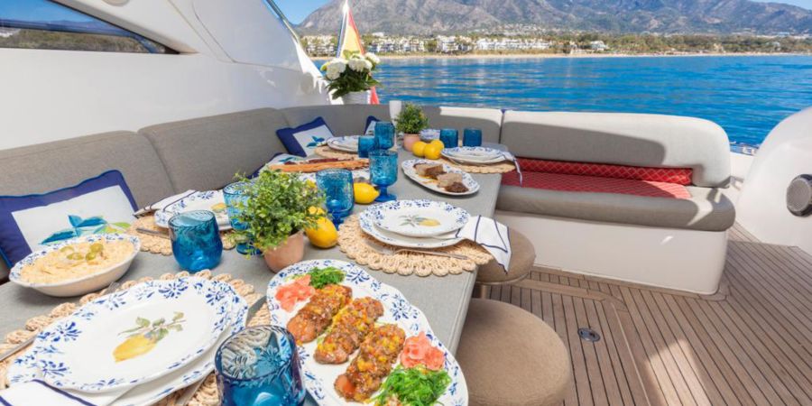 Candela Restaurant & Yacht