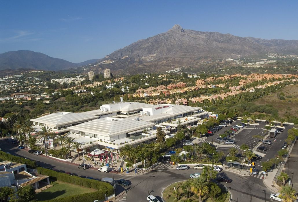 Centro Plaza Parking