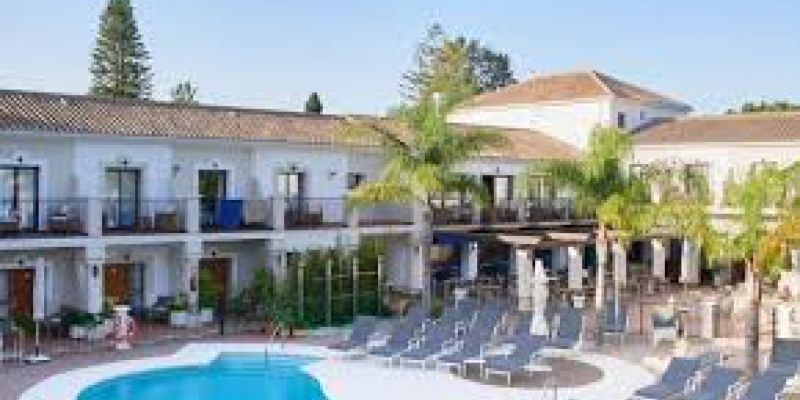 Paloma Blanca Boutique Hotel