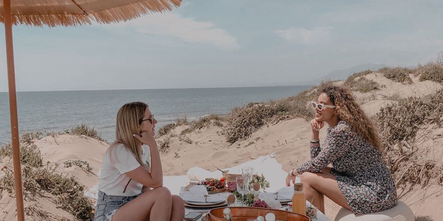 Your dream picnic in paradise