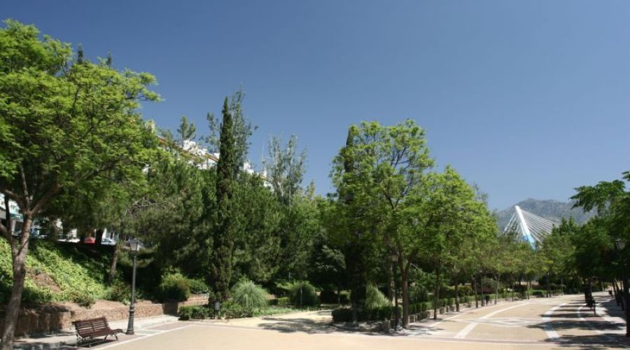 Jardines y Puente de la Represa