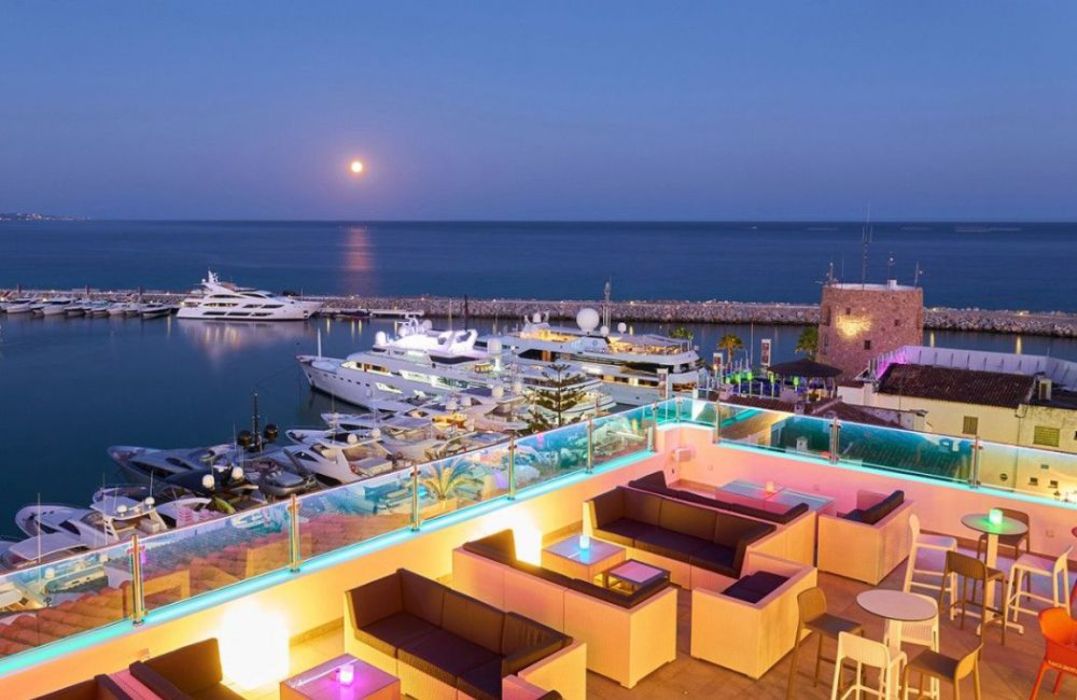BENABOLA SKY LOUNGE
