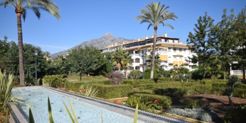 Los Naranjos/La Dama